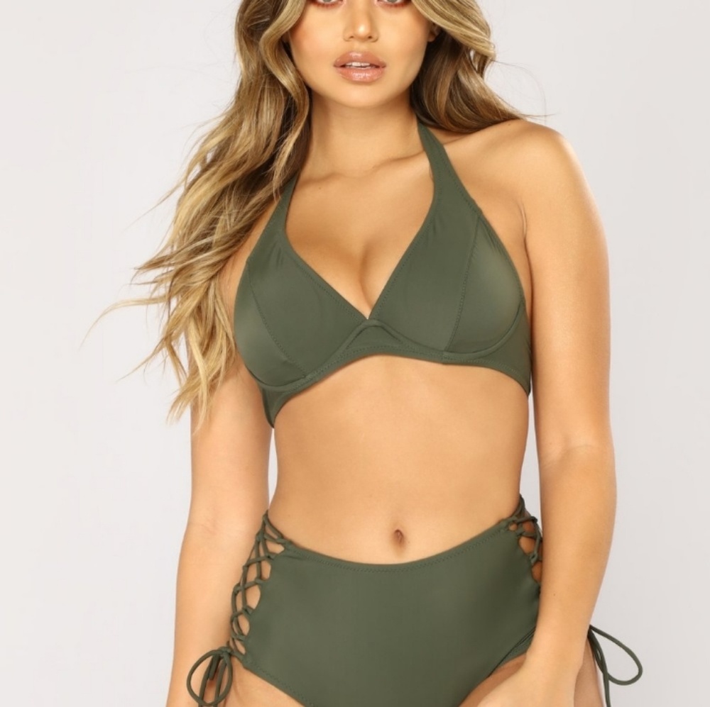NEW Women's Two Piece Bathing Suit Sz L